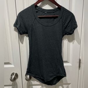 Lululemon fitted scoop neck t-shirt